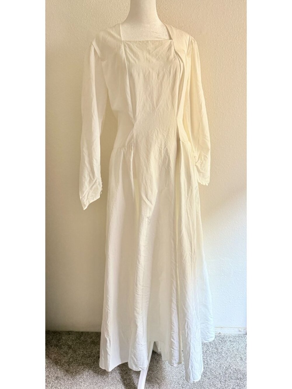 Vintage 1940s Long Sleeve Wedding Dress In XL In Good Condition